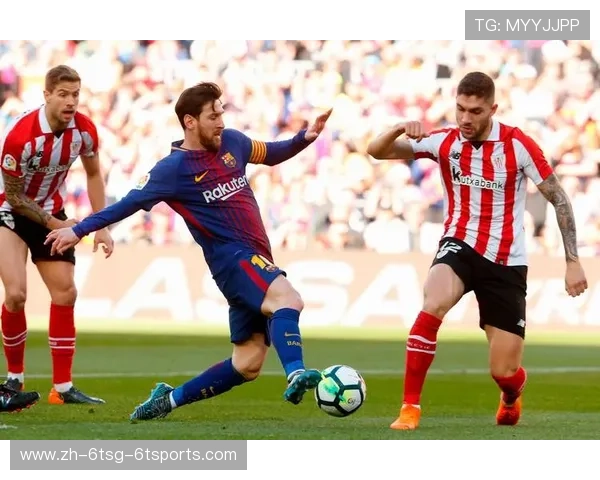 足球比赛中的组织进攻与防守反击